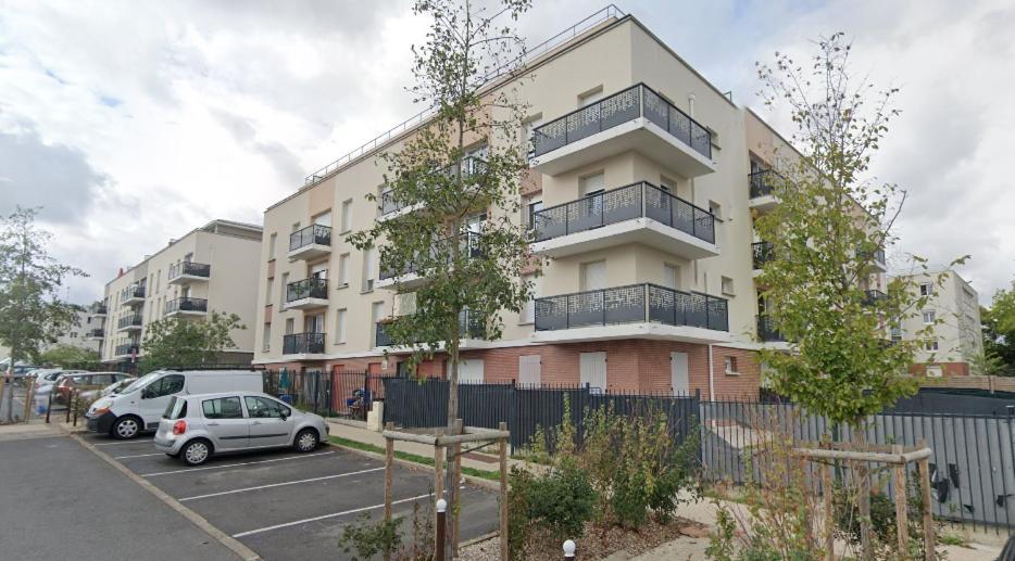 Disponible - Appartement Entier Neuf - 8Mn A Pied Rer C Paris, Parking Rue Gratuit, En Face Hopital D'Arpajon, Balcon Prive, Matelas Bultex 160X200, Ascenseur, Acces Pmr, Centre Ville A Pied Bagian luar foto