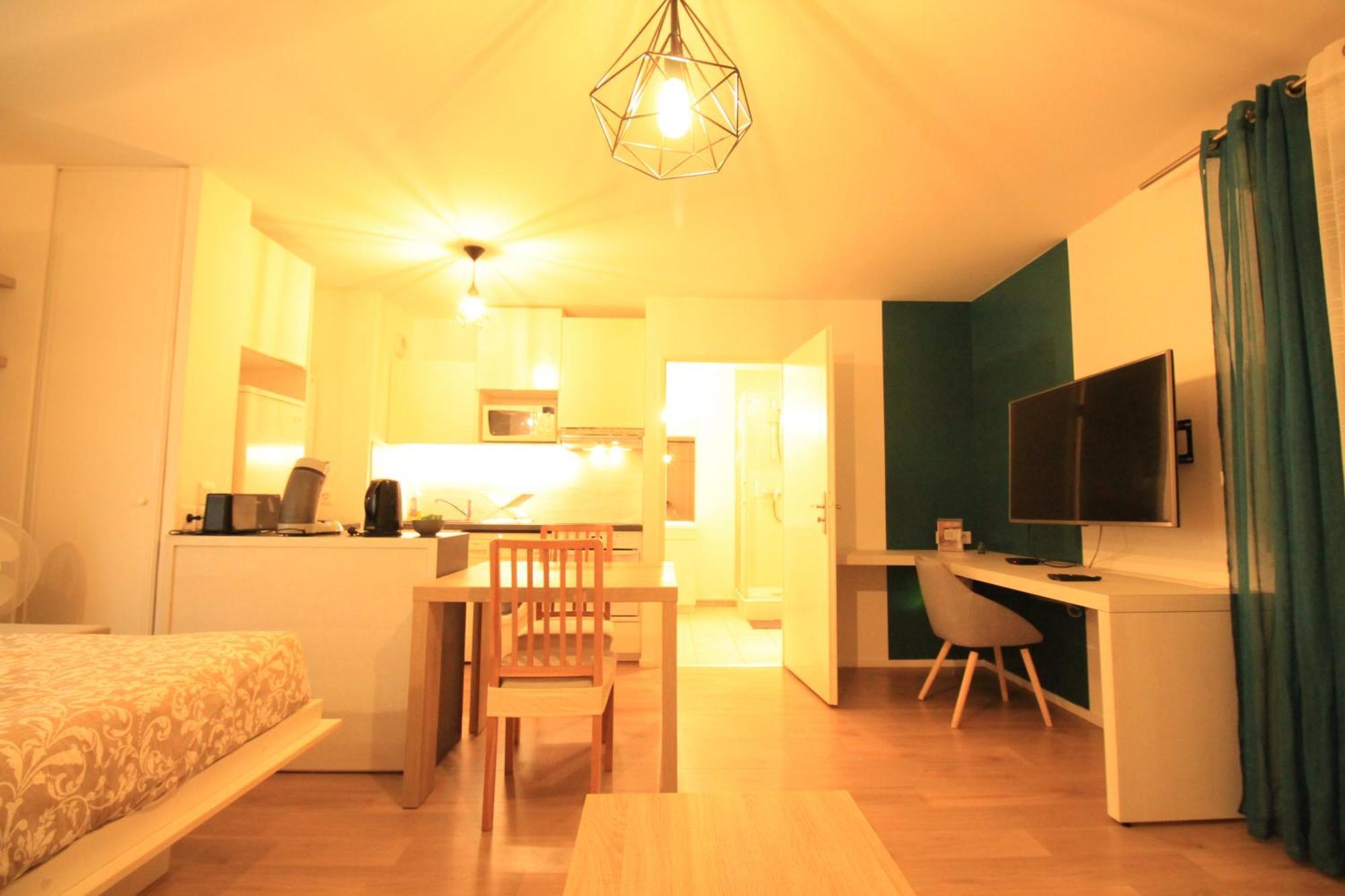 Disponible - Appartement Entier Neuf - 8Mn A Pied Rer C Paris, Parking Rue Gratuit, En Face Hopital D'Arpajon, Balcon Prive, Matelas Bultex 160X200, Ascenseur, Acces Pmr, Centre Ville A Pied Bagian luar foto